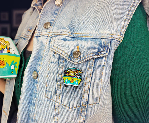Warner Bros. 100 Looney Tunes x Mystery Machine Enamel Pin
